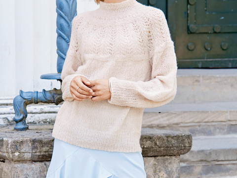 Pulli mit Rundpasse im Ajourmuster in Creme