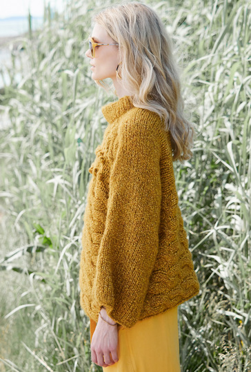 Quergestrickter Noppenpulli