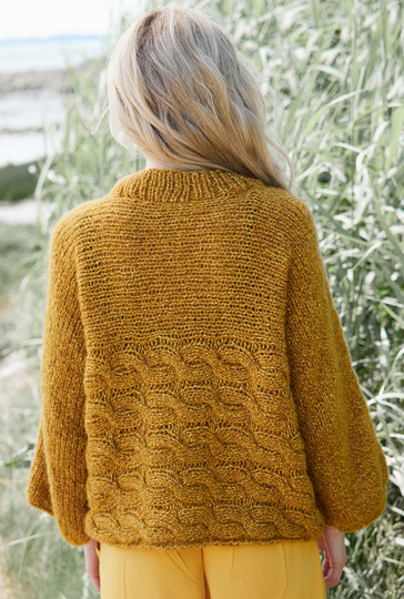 Quergestrickter Noppenpulli