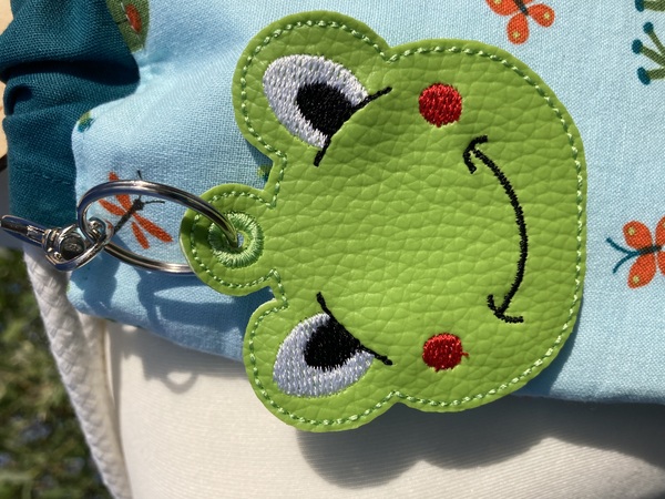Stickdatei Frosch Anhänger Schlüsselanhänger