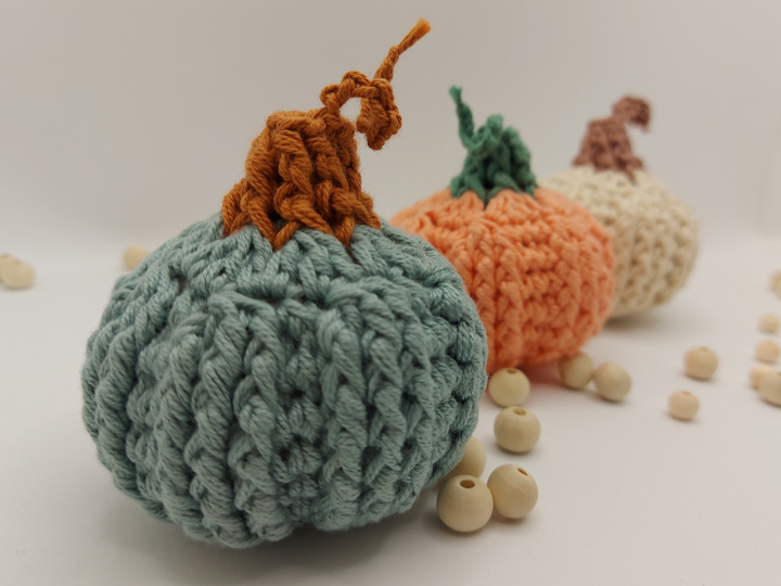 Mini-pumpkin Izzy - no sewing, no glueing