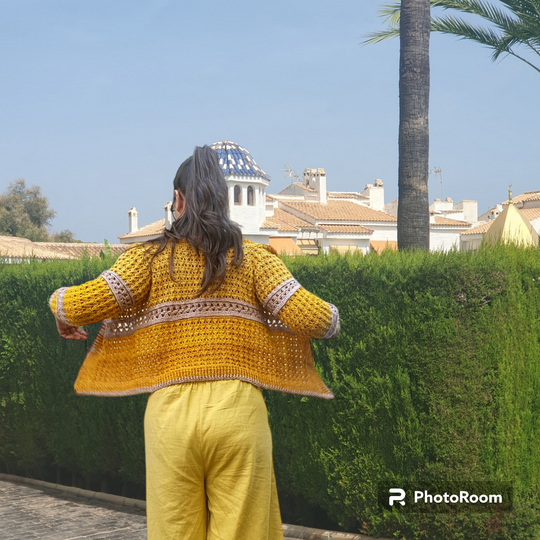 Häkelanleitung Spring Romance: klassische RVO-Jacke mit V-Ausschnitt