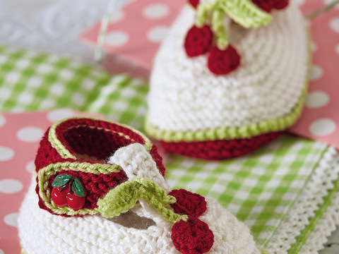 Babyschühchen im Kirschenstyle