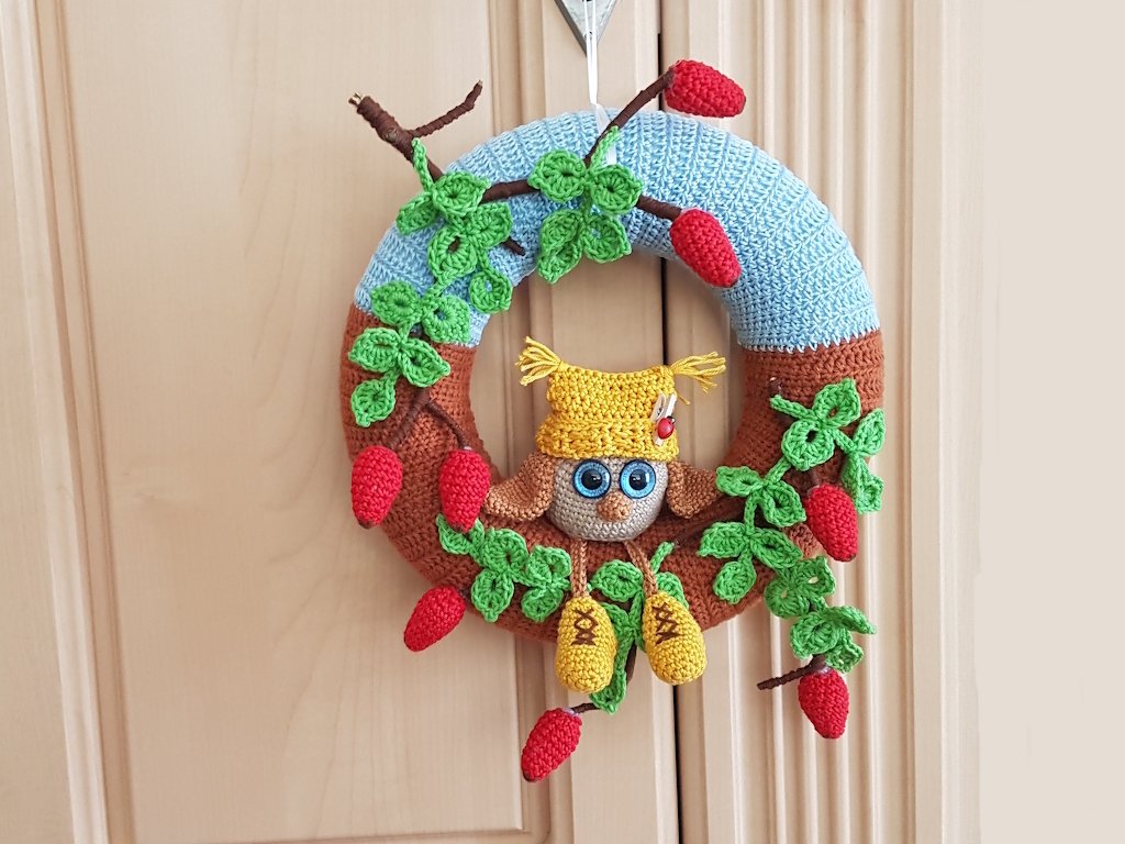 Häkelanleitung für einen herbstlichen Eulen-Türkranz