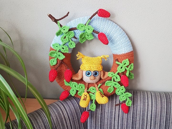 Häkelanleitung für einen herbstlichen Eulen-Türkranz