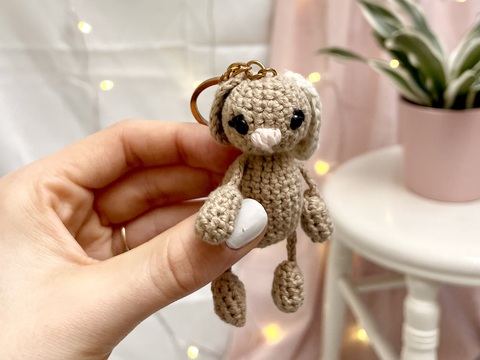 Häkelanleitung Taschenbaumler Hase | Schlüsselanhänger Waldtier, Haustier