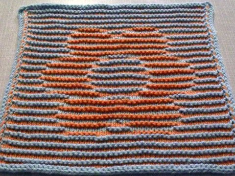 Spüli in Schattenstricktechnik mit besonderem Rand, Motiv Blume