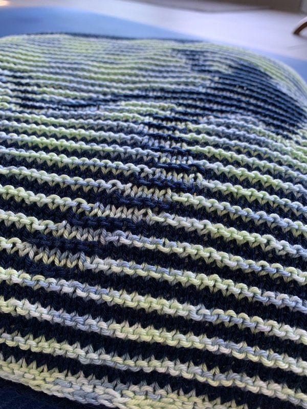 DIY Knitting pattern cushion cover with diver (shadow knitting) - Image 6