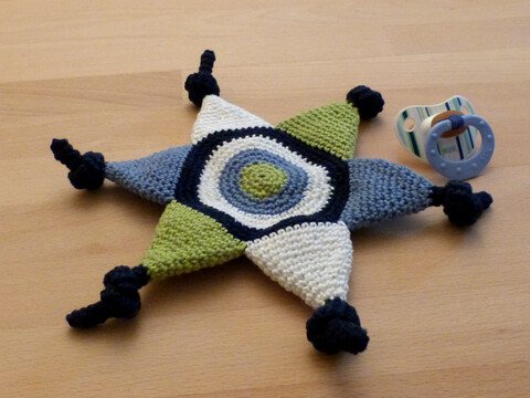 Häkelanleitung für ein Babyspielzeug Schmusetuch oder Schnullertuch "Stern"