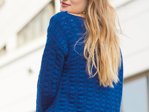 Pulli mit Zopfmuster in Blau