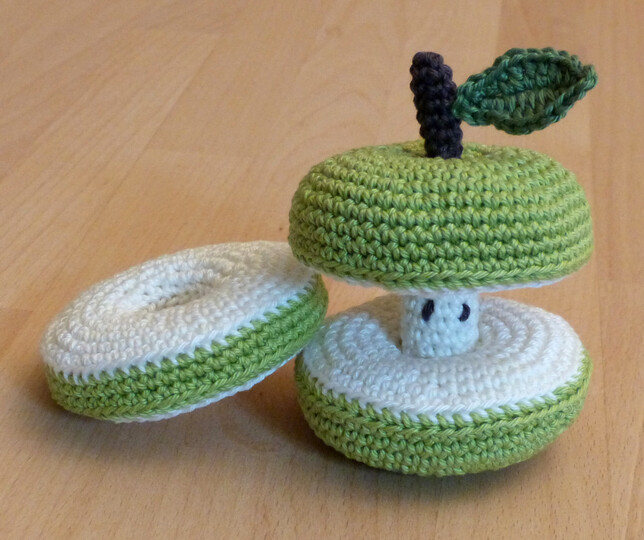 Crochet pattern apple stacking toy