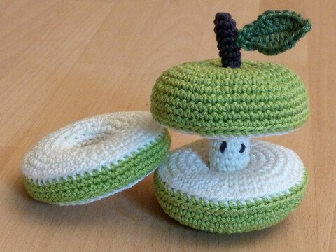 Häkelanleitung für ein Steckspiel "Apfel" Stapelspiel, Motorikspiel