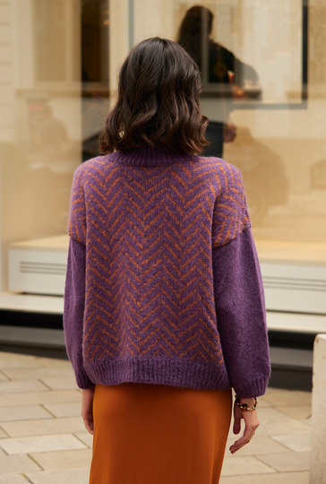 Pulli mit Jacquardmuster in Violett und Goldbraun