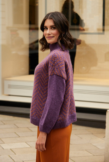 Pulli mit Jacquardmuster in Violett und Goldbraun