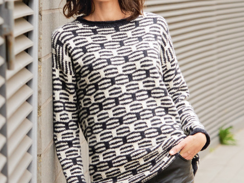 Pulli im Hebemaschenmuster in Anthrazit und Weiß