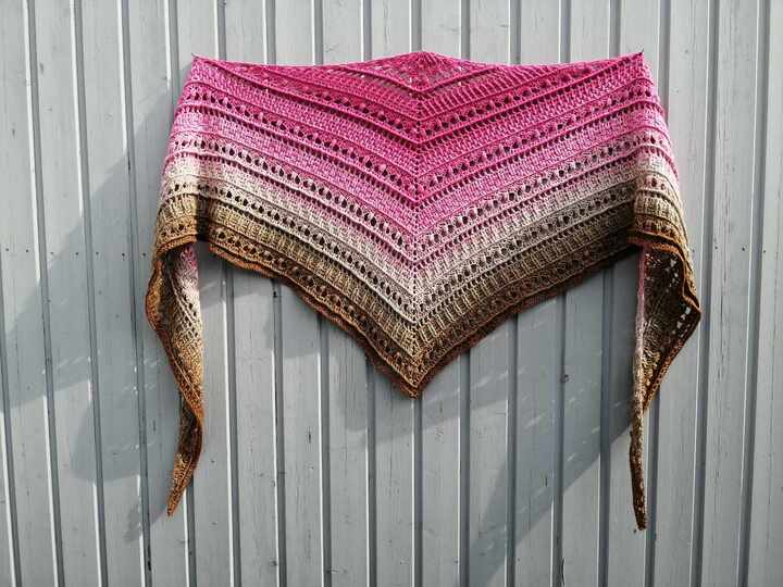 Crochet Pattern Flat Triangular Scarf "Medea"