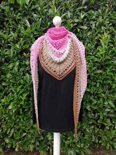 Crochet Pattern Flat Triangular Scarf "Medea"