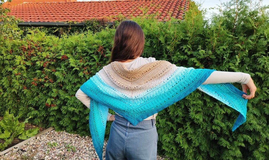 Crochet Pattern Flat Triangular Scarf "Medea"