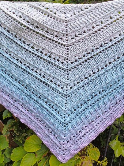 Crochet Pattern Flat Triangular Scarf "Medea"