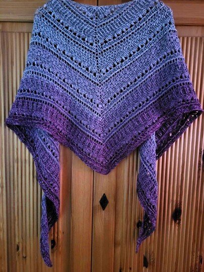 Crochet Pattern Flat Triangular Scarf "Medea"