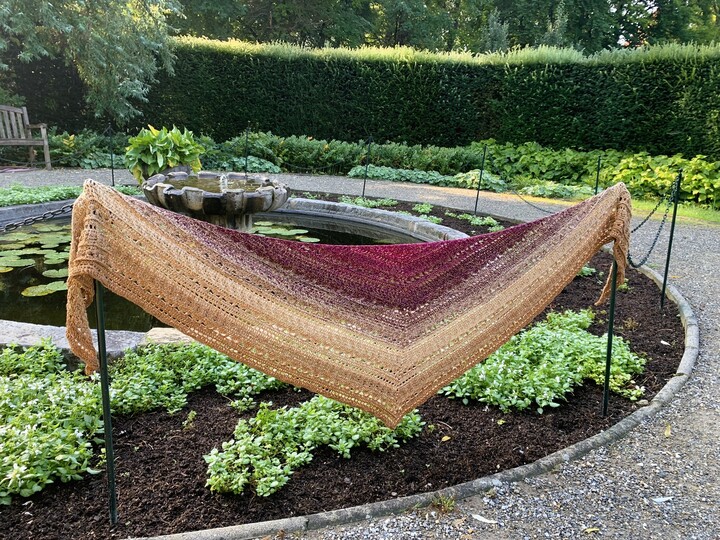 Crochet Pattern Flat Triangular Scarf "Medea"