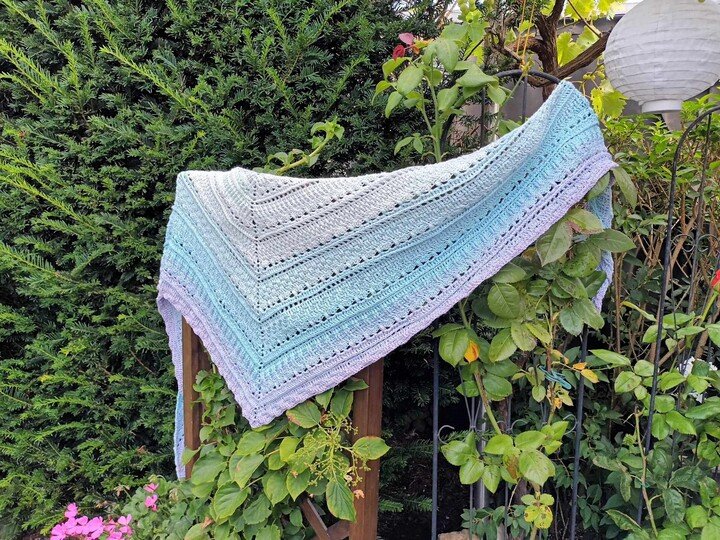 Crochet Pattern Flat Triangular Scarf "Medea"