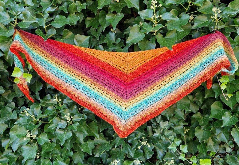Crochet Pattern Flat Triangular Scarf "Medea"