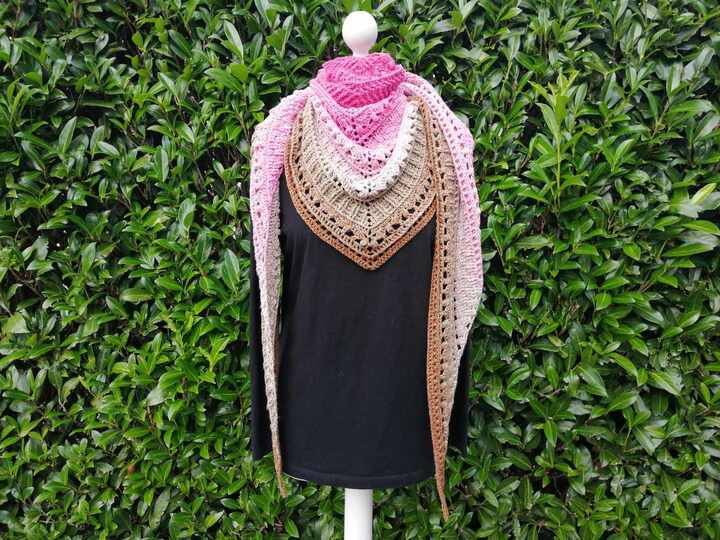 Crochet Pattern Flat Triangular Scarf "Medea"