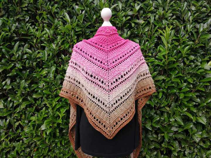 Crochet Pattern Flat Triangular Scarf "Medea"