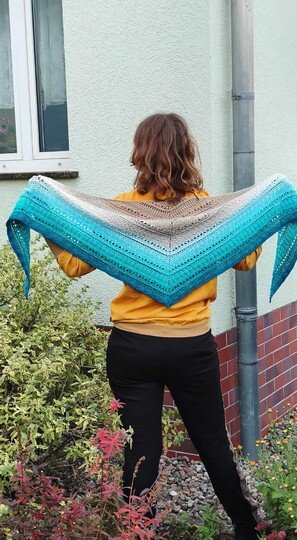 Crochet Pattern Flat Triangular Scarf "Medea"