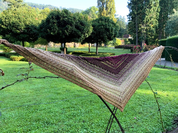 Crochet Pattern Flat Triangular Scarf "Medea"