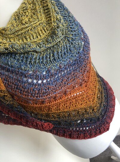 Crochet Pattern Flat Triangular Scarf "Medea"