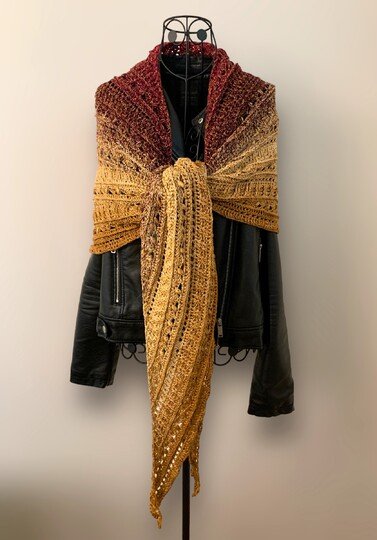 Crochet Pattern Flat Triangular Scarf "Medea"