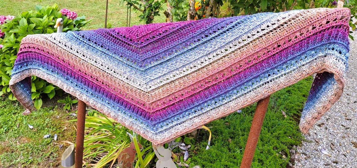 Crochet Pattern Flat Triangular Scarf "Medea"