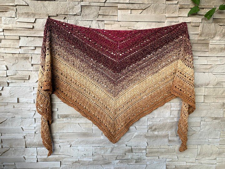 Crochet Pattern Flat Triangular Scarf "Medea"