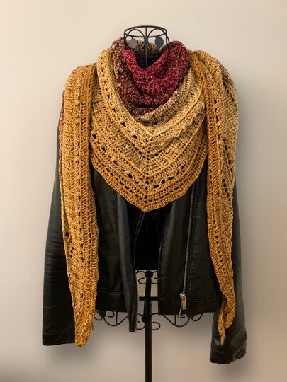 Crochet Pattern Flat Triangular Scarf "Medea"