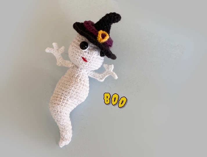 Halloween Geist mit Hut. Häkelanleitung