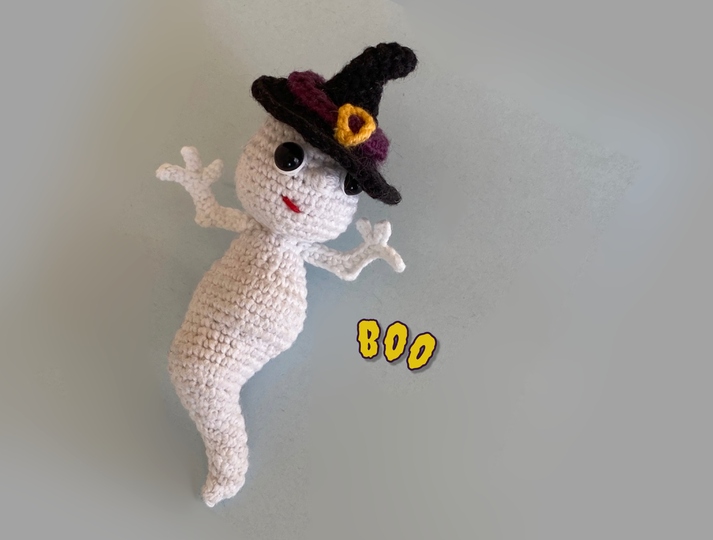 Halloween Geist mit Hut. Häkelanleitung