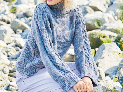 Pulli mit Web- und Zopfmuster in Hellgrau