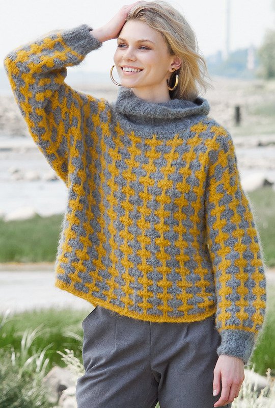 Pulli mit Hebemaschenmuster in Grau und Ocker