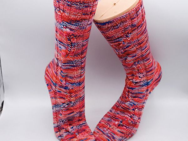 Sockenmuster "heikle Verbindungen" Mustersatz über 28 Maschen