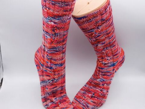 Sockenmuster "heikle Verbindungen" Mustersatz über 28 Maschen