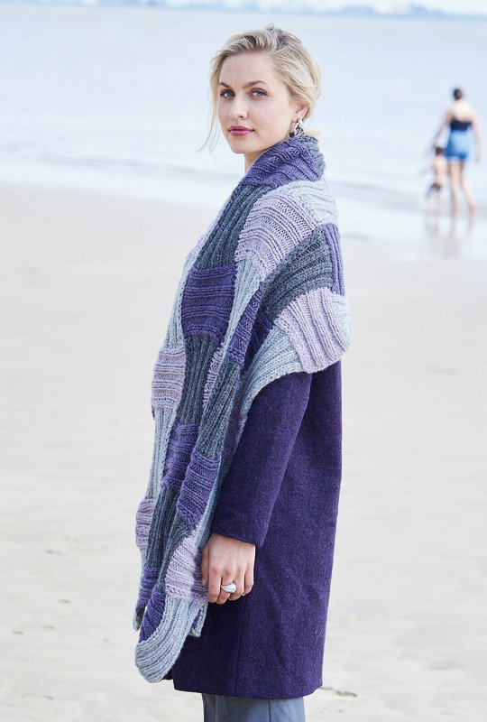 Stola im Patchwork-Stil in Grau, Flieder und Violett - Bild 7