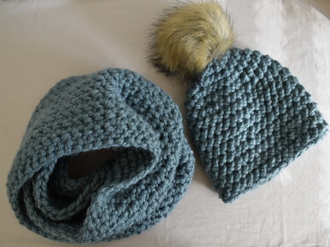Häkelanleitung für Set aus Schal und Mütze