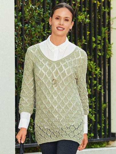 Olivfarbener Pullover mit Ajourrauten