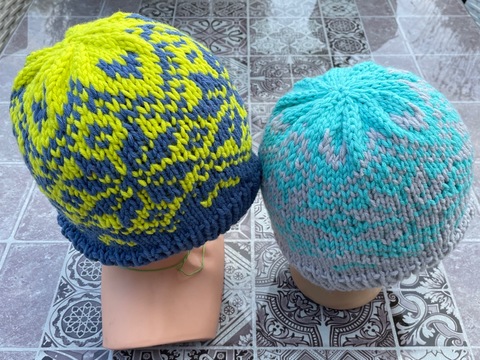 Strickanleitung: Kuschelige Wintermütze im traditionellen Norweger-Stil