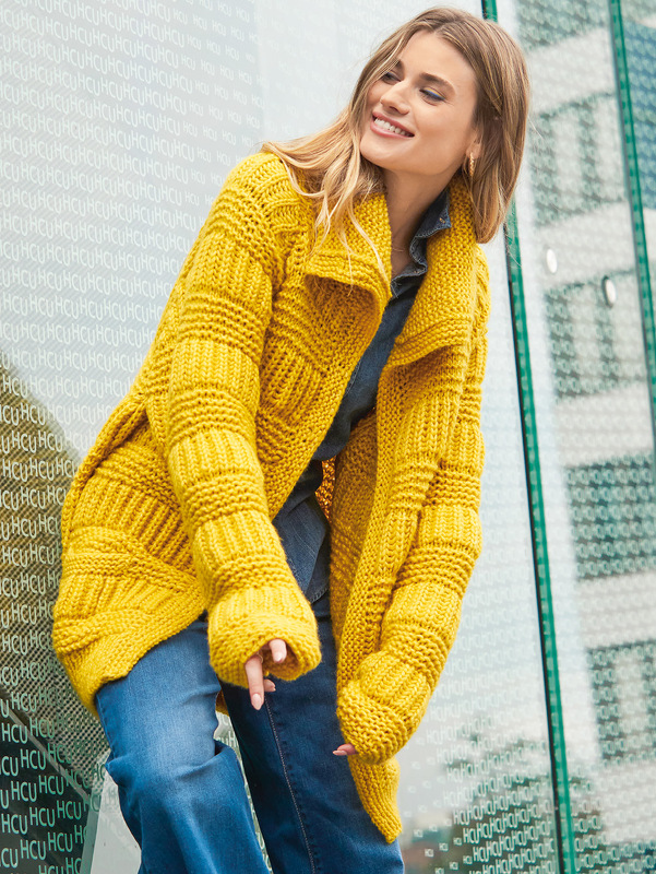 Gelbe Oversize-Jacke mit Patent- und Rippenmuster-Streifen