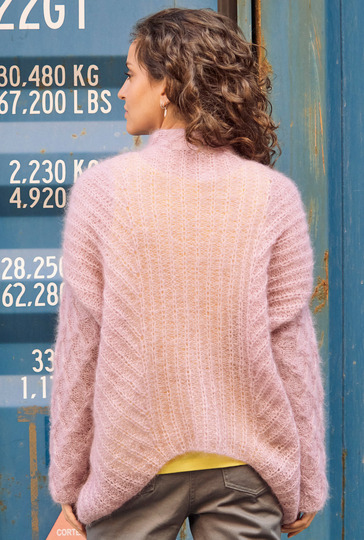 Mohairpulli mit Zopfelsaum in Rosa