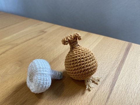 Zwiebel & Knoblauch häkeln für Kaufladen, Spielküche oder als Deko