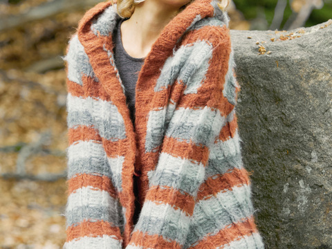 Kapuzenjacke im Streifenmuster